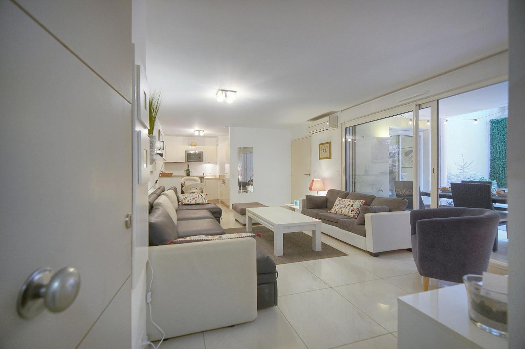 Apartment 2 Pieces Moderne Avec Terrasse A1b263 Cannes